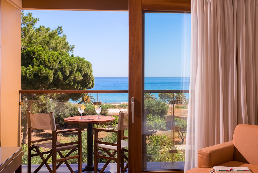 Kernos Beach — Hotel rooms in Malia