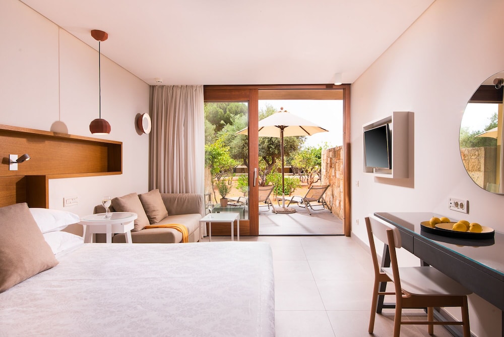 Kernos Beach — Hotel rooms in Malia