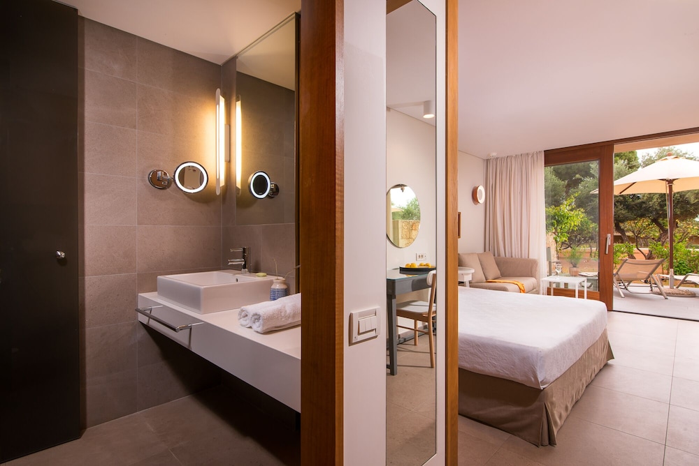 Kernos Beach — Hotel rooms in Malia