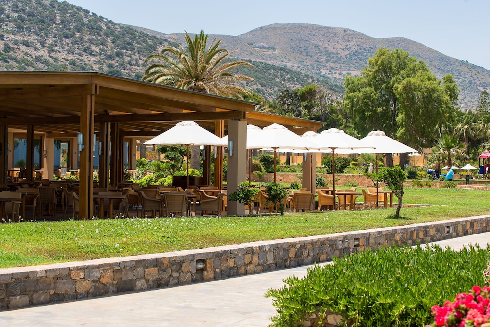 Kernos Beach — Restaurant & bars in Malia