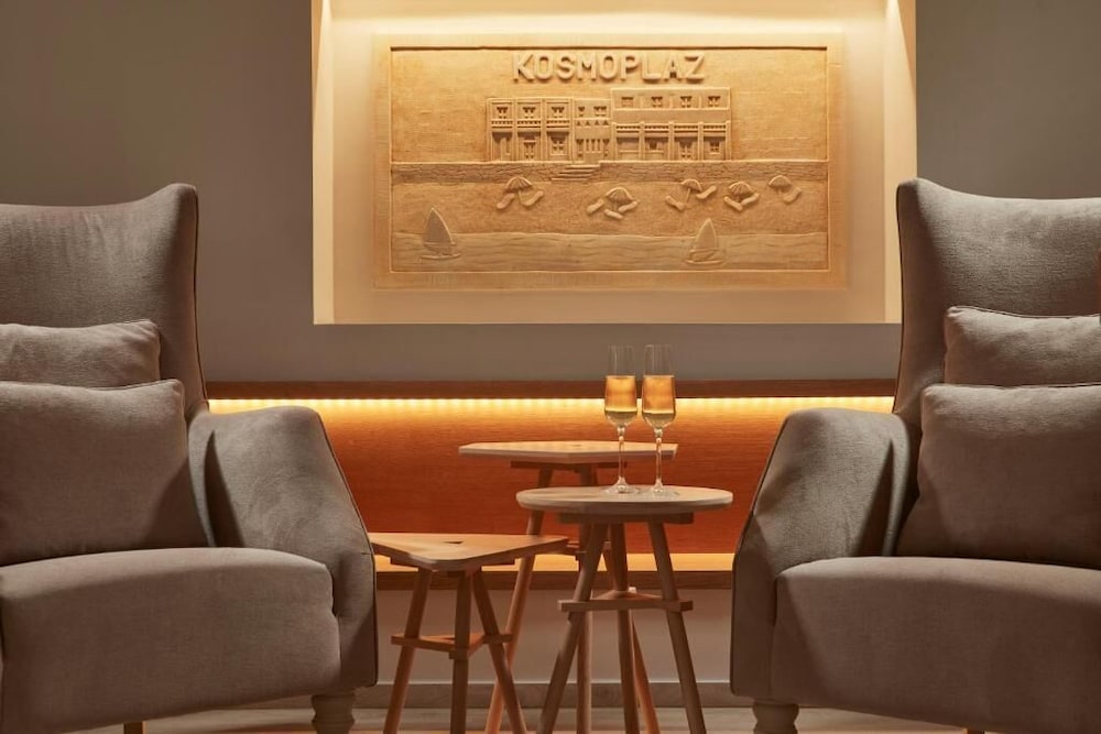 Kosmoplaz Beach Hotel — Restaurant & bars in Plati Gialos, South Aegean