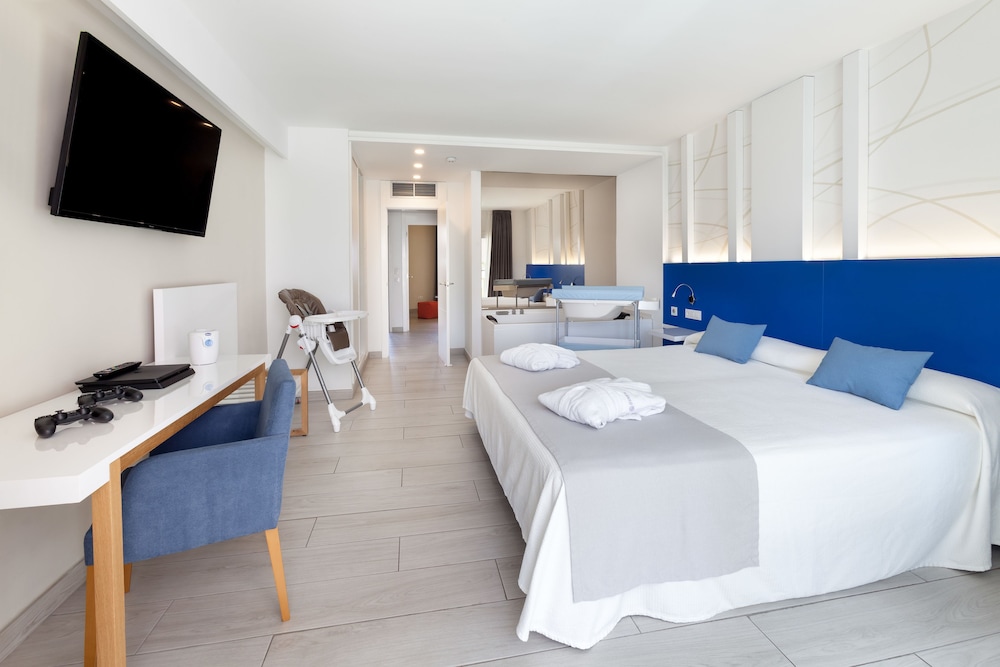 Playaolid Suites & Apartments — Hotel rooms in Costa Adeje, Canary Islands