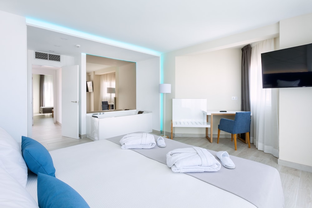 Playaolid Suites & Apartments — Hotel rooms in Costa Adeje, Canary Islands