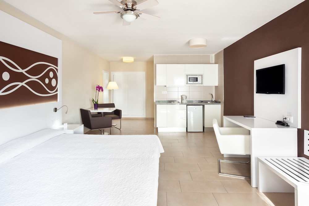 Playaolid Suites & Apartments — Hotel rooms in Costa Adeje, Canary Islands