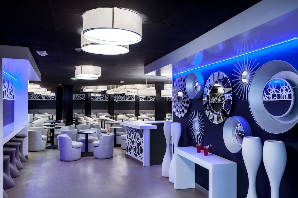 Playaolid Suites & Apartments — Restaurant & bars in Costa Adeje, Canary Islands