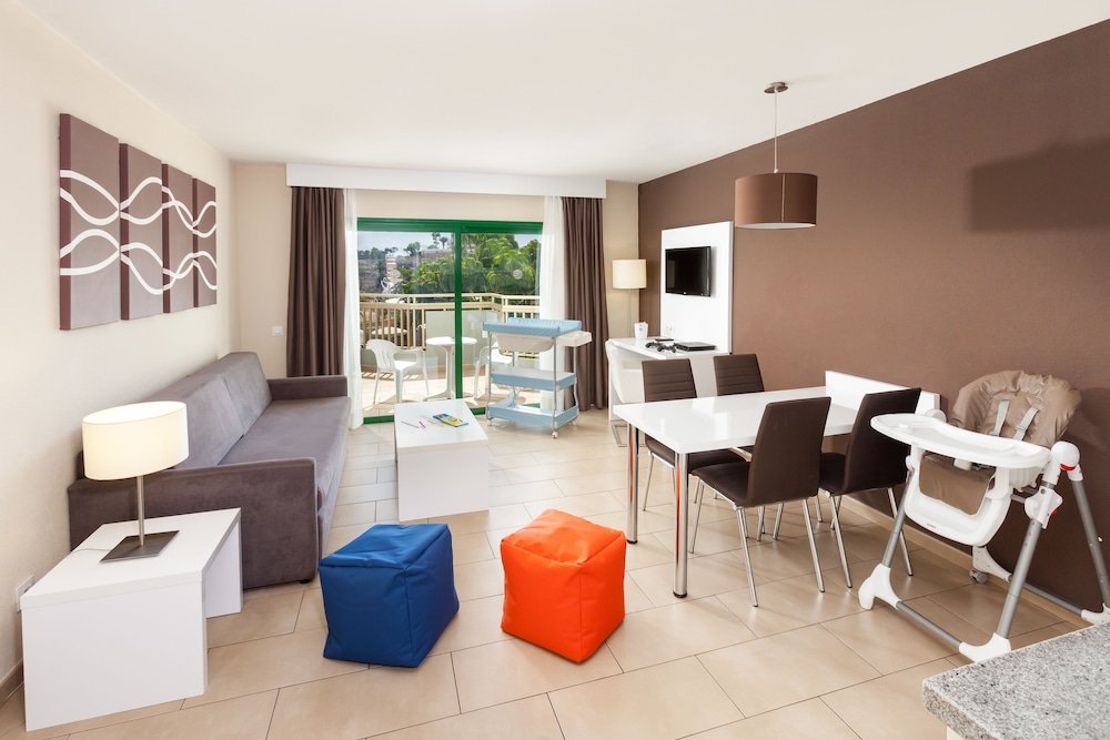 Playaolid Suites & Apartments — Hotel rooms in Costa Adeje, Canary Islands