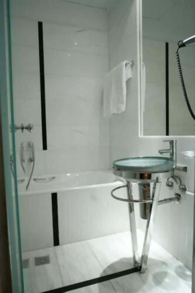 Art Hotel Athens — Hotel rooms in Athens, Attica