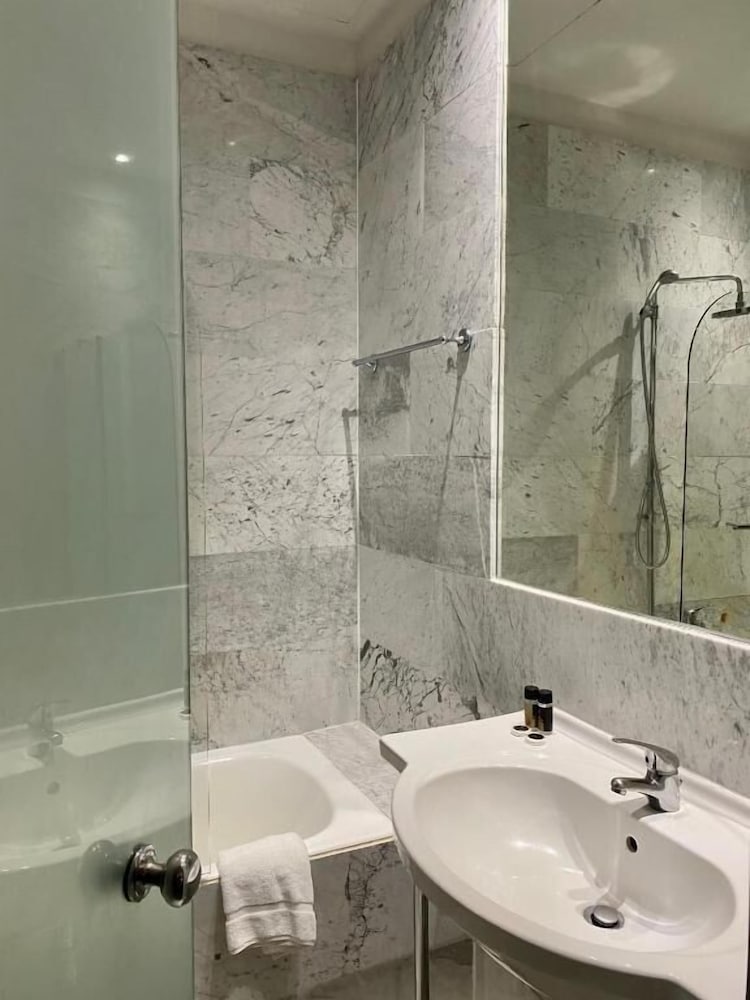 Art Hotel Athens — Hotel rooms in Athens, Attica