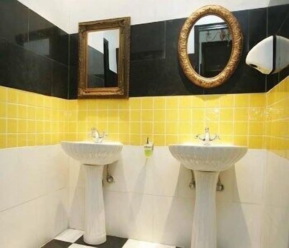 Art Hotel Athens — Hotel rooms in Athens, Attica