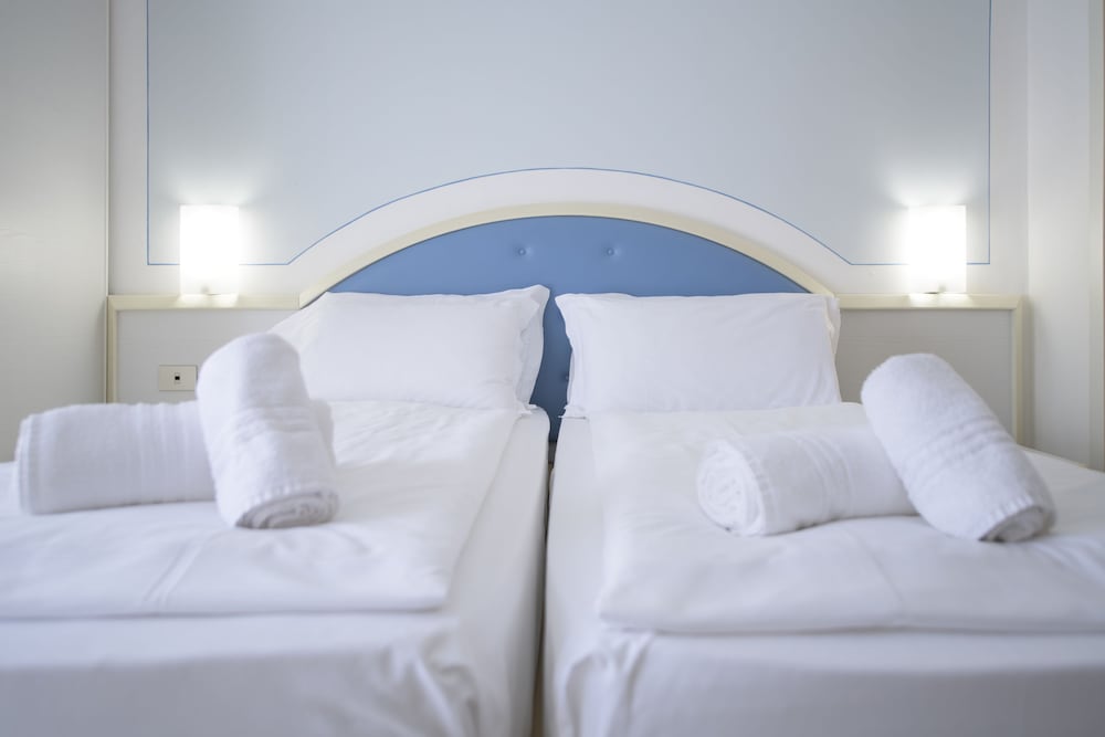 Hotel All'Azzurro — Hotel rooms in Limone sul Garda, Lombardy