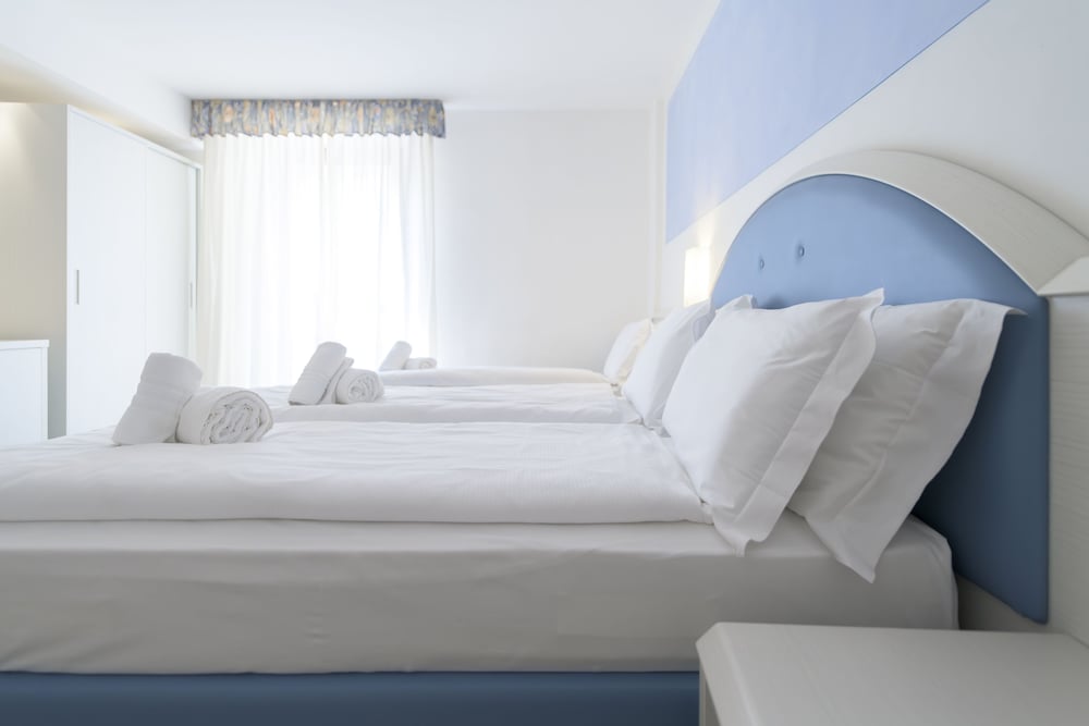 Hotel All'Azzurro — Hotel rooms in Limone sul Garda, Lombardy