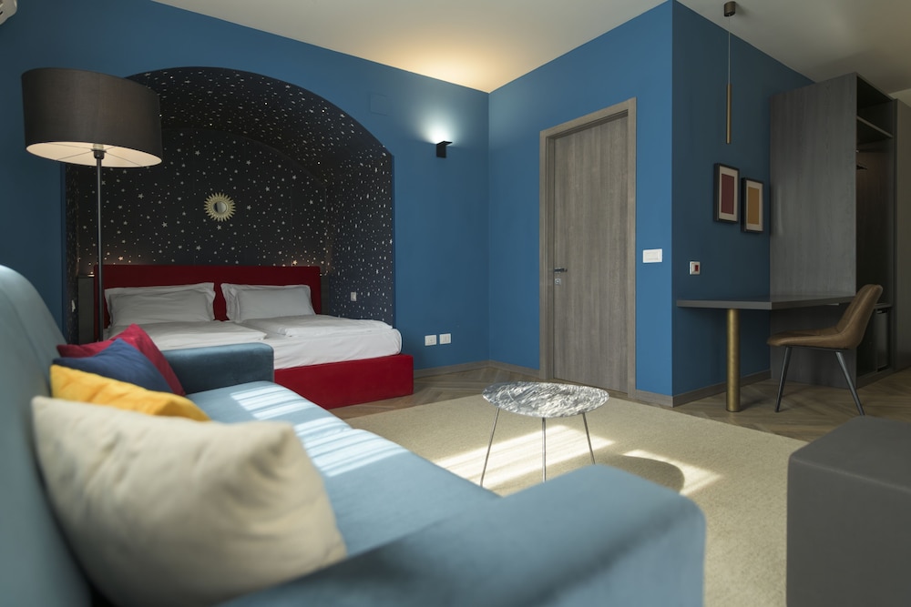 Hotel All'Azzurro — Hotel rooms in Limone sul Garda, Lombardy
