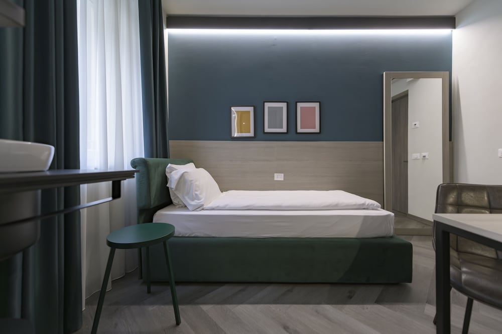 Hotel All'Azzurro — Hotel rooms in Limone sul Garda, Lombardy