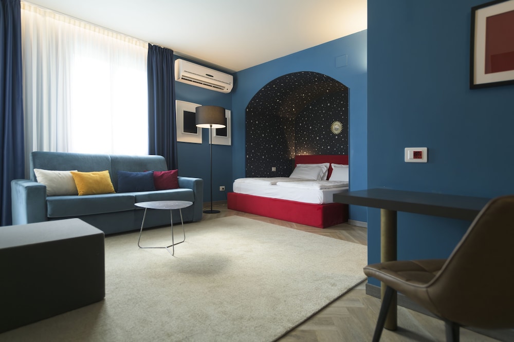 Hotel All'Azzurro — Hotel rooms in Limone sul Garda, Lombardy