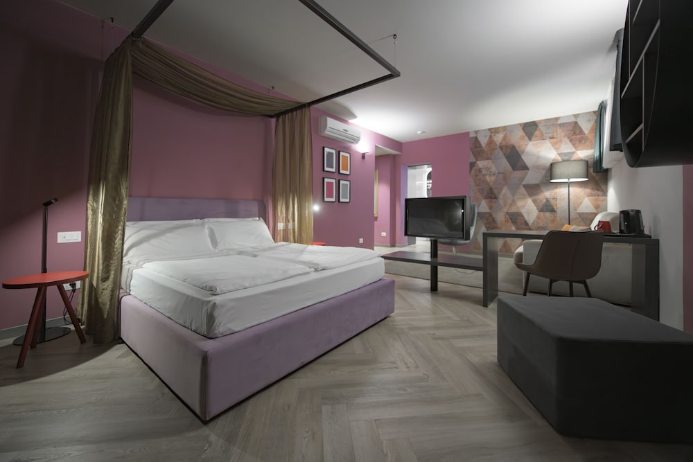 Hotel All'Azzurro — Hotel rooms in Limone sul Garda, Lombardy