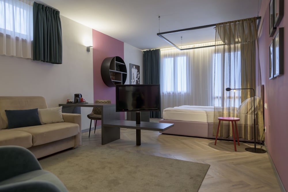 Hotel All'Azzurro — Hotel rooms in Limone sul Garda, Lombardy