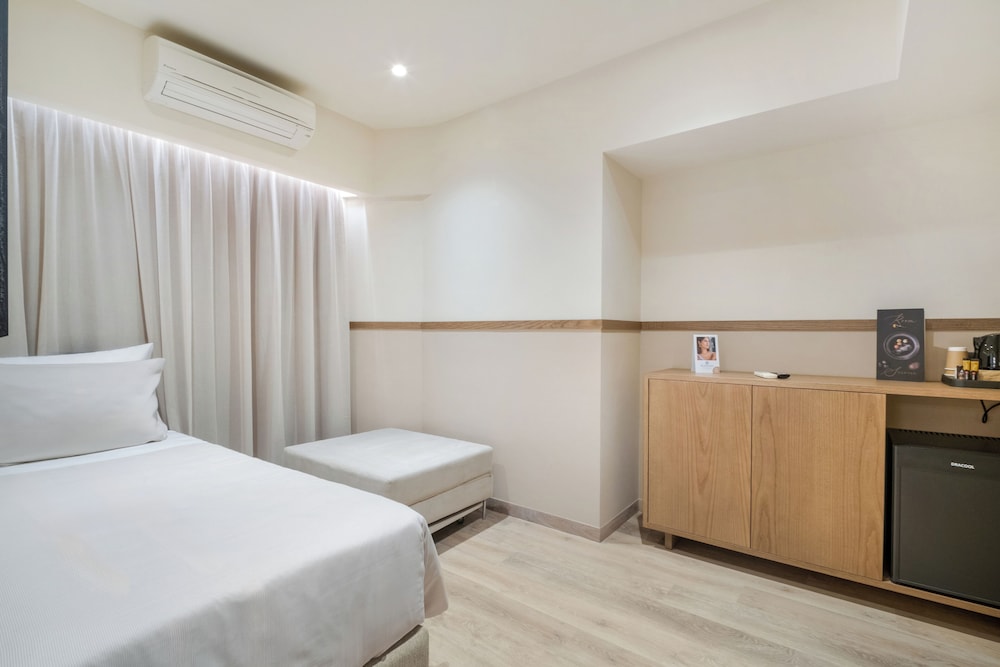 Capsis Astoria Heraklion Hotel — Hotel rooms in Heraklion