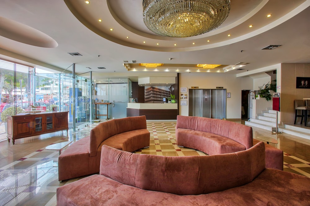 Capsis Astoria Heraklion Hotel — Hotel building in Heraklion