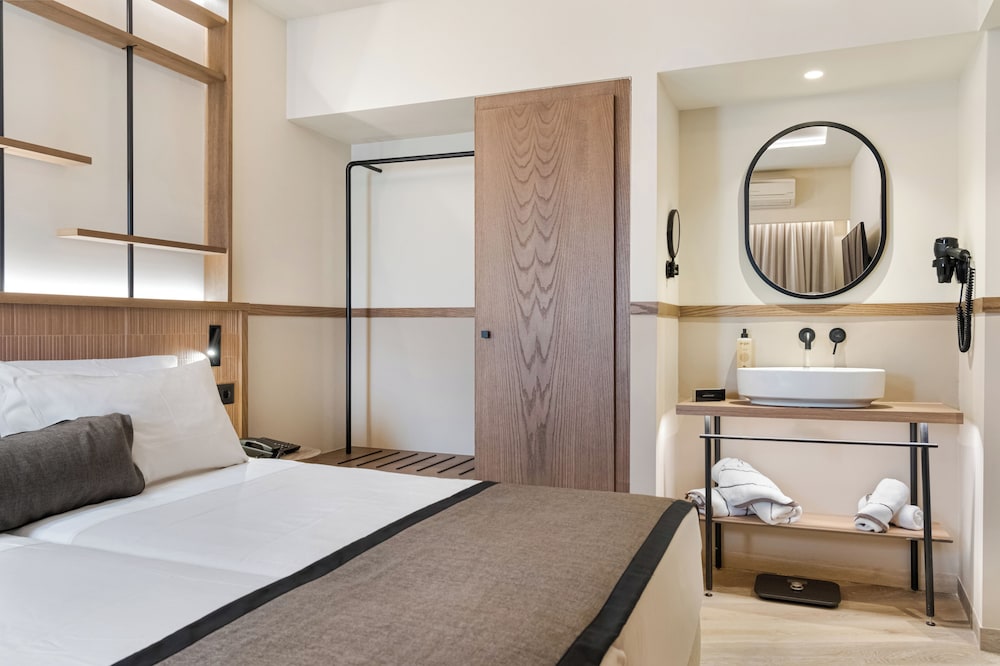 Capsis Astoria Heraklion Hotel — Hotel rooms in Heraklion
