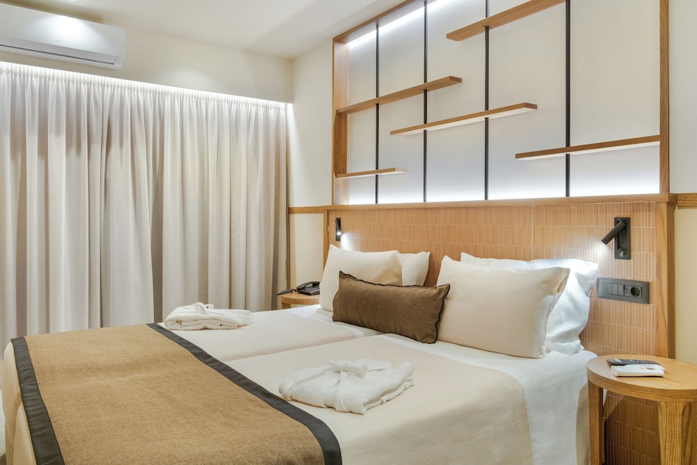 Capsis Astoria Heraklion Hotel — Hotel rooms in Heraklion