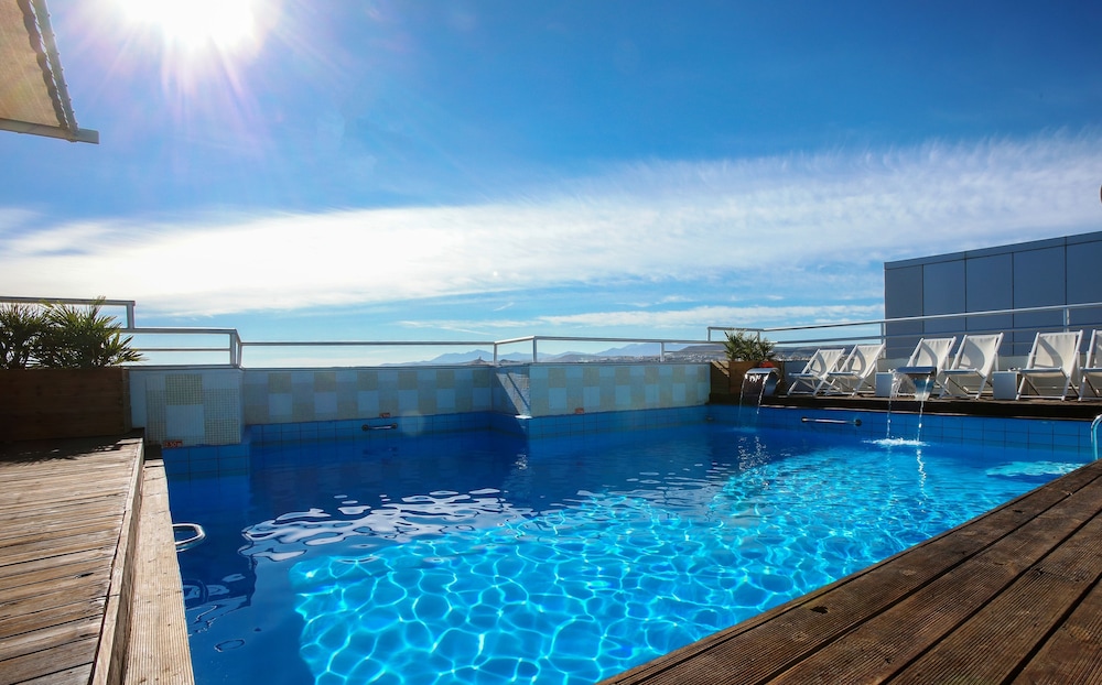 Capsis Astoria Heraklion Hotel — Swimming pool in Heraklion