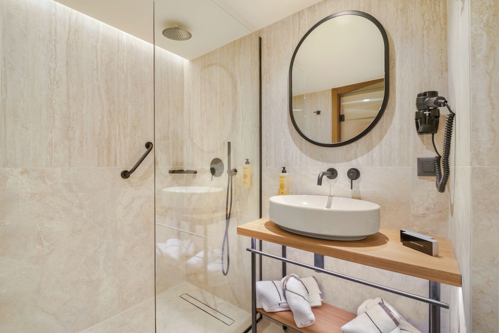 Capsis Astoria Heraklion Hotel — Hotel rooms in Heraklion