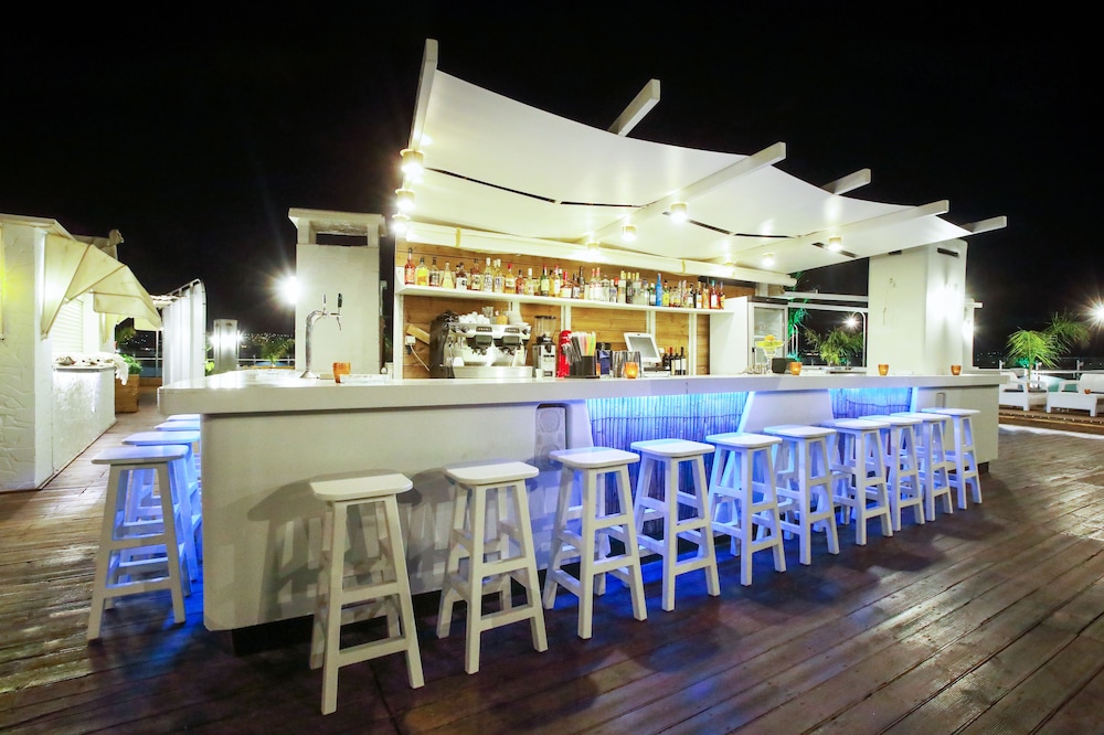 Capsis Astoria Heraklion Hotel — Restaurant & bars in Heraklion