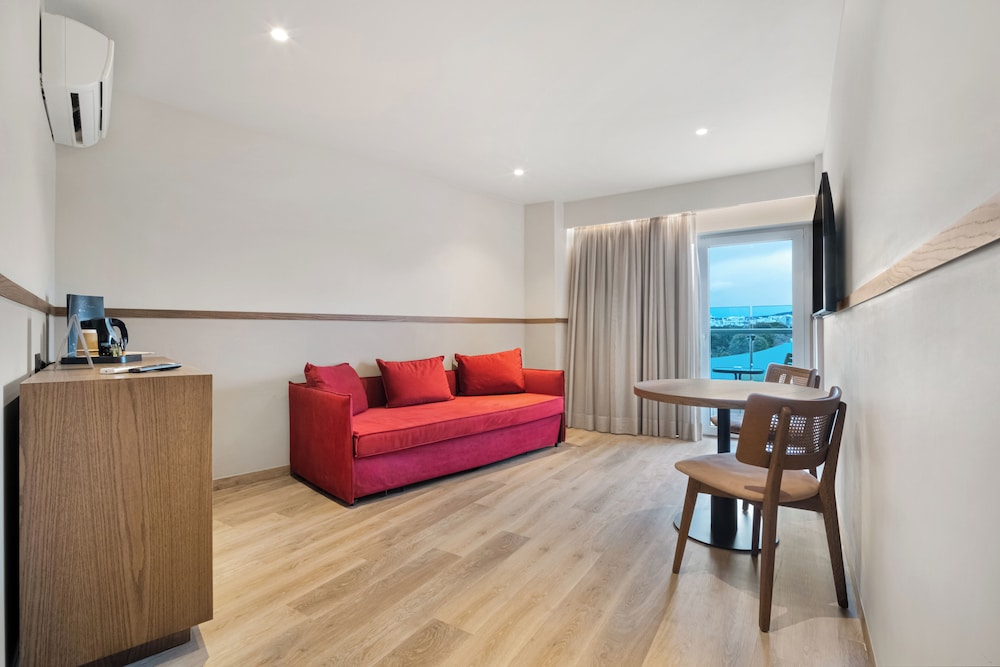 Capsis Astoria Heraklion Hotel — Hotel rooms in Heraklion