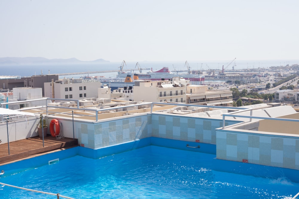 Capsis Astoria Heraklion Hotel — Swimming pool in Heraklion