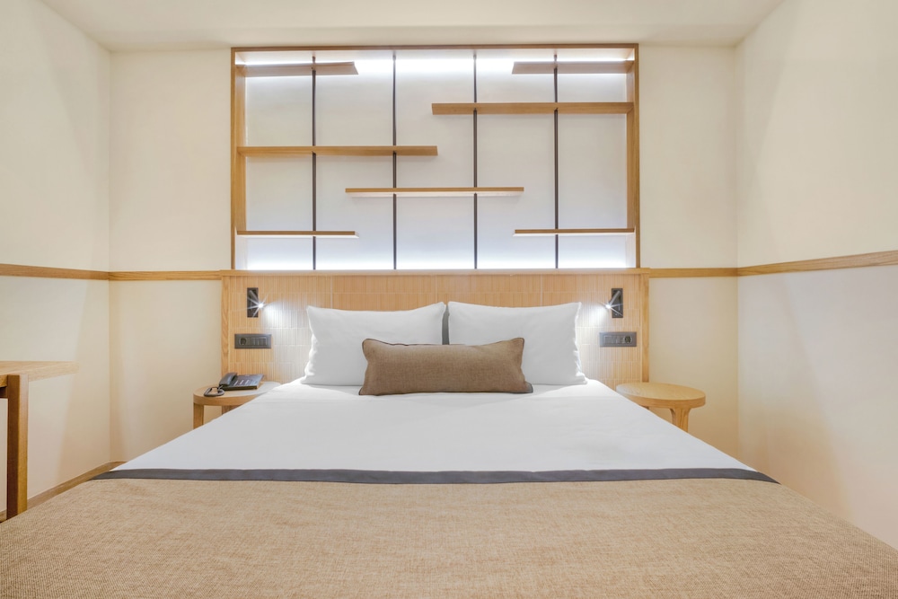 Capsis Astoria Heraklion Hotel — Hotel rooms in Heraklion