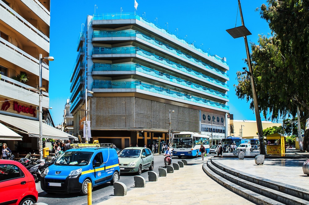 Capsis Astoria Heraklion Hotel — Hotel building in Heraklion