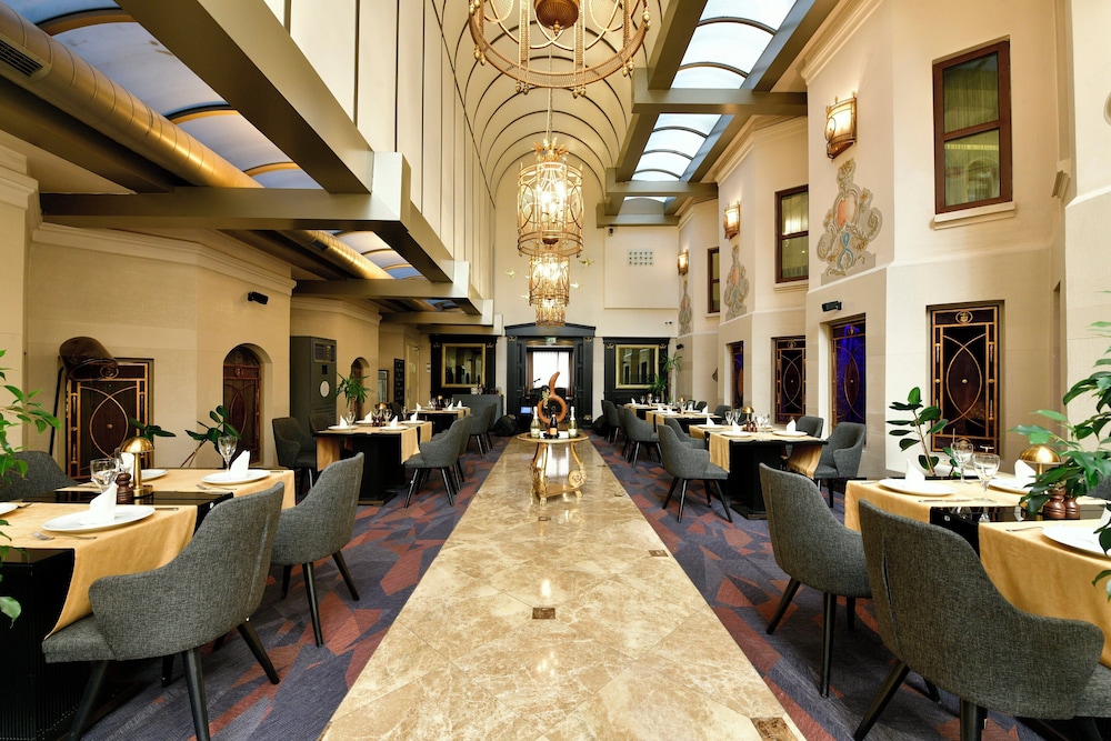 Crowne Plaza Istanbul - Old City by IHG — Restaurant & bars in Istanbul, Istanbul