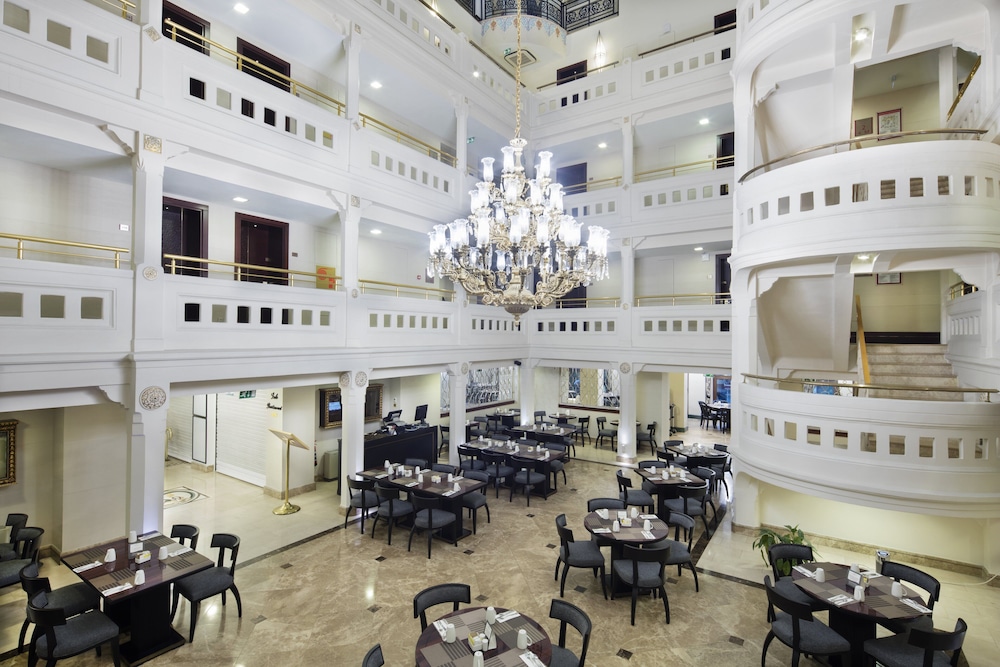 Crowne Plaza Istanbul - Old City by IHG — Restaurant & bars in Istanbul, Istanbul