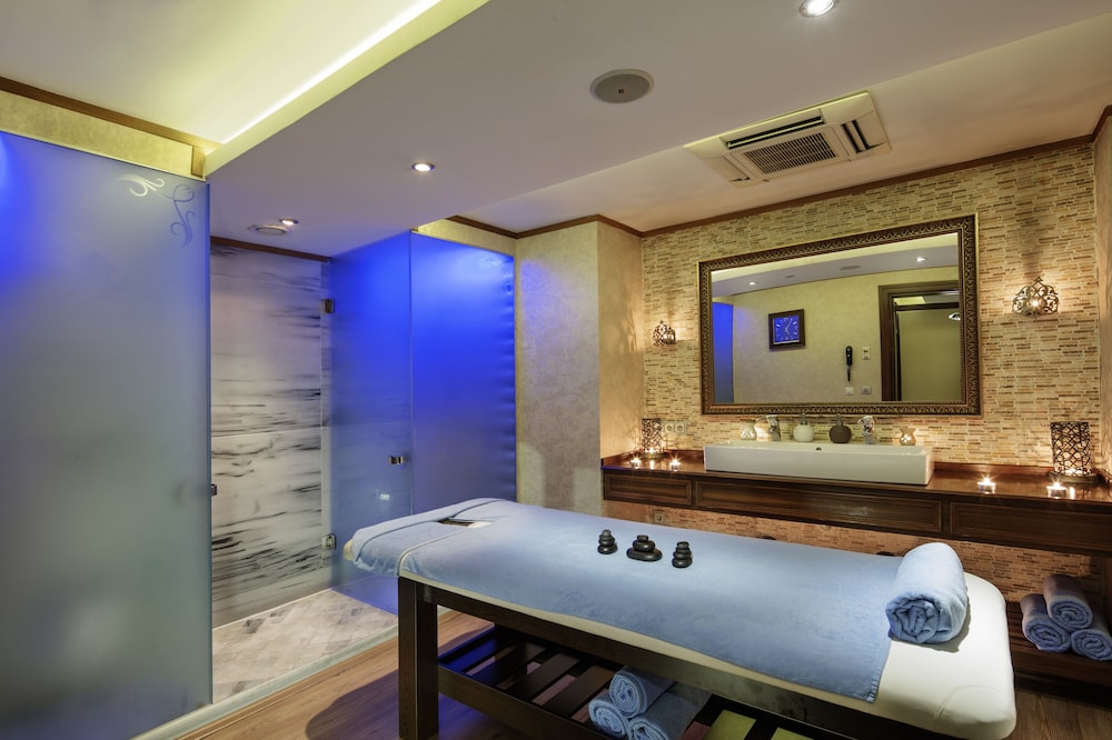 Crowne Plaza Istanbul - Old City by IHG — Spa in Istanbul, Istanbul