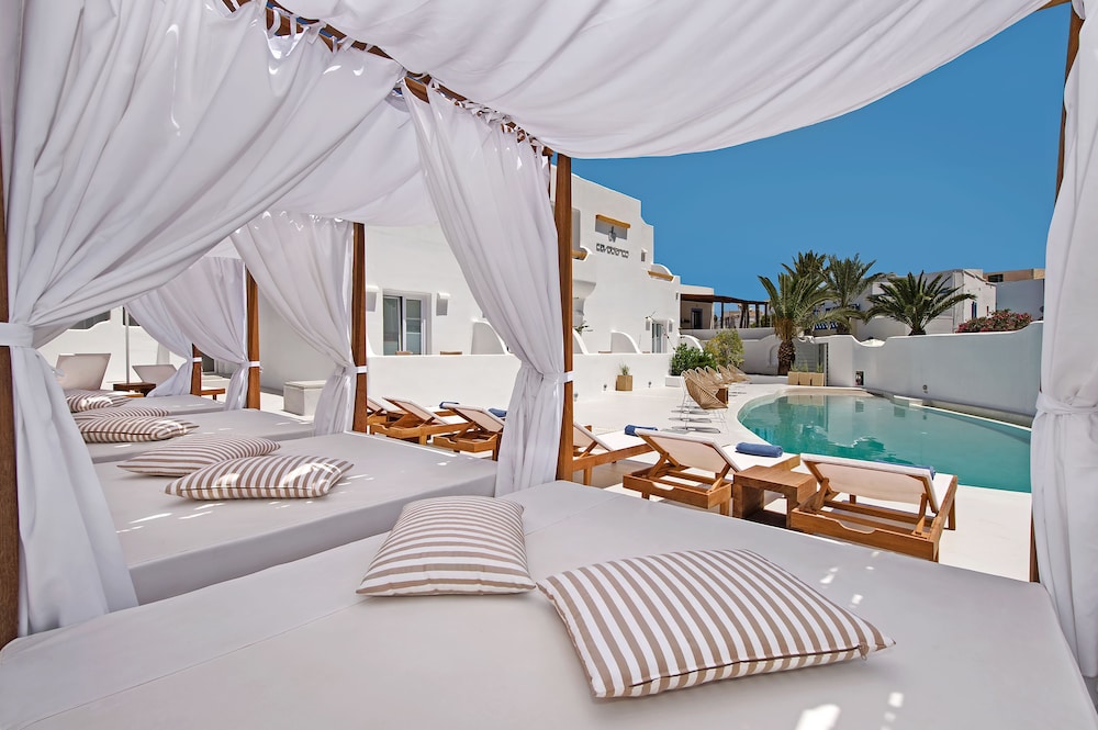 Cavo Bianco Boutique Hotel & Spa — Swimming pool in Kamari, South Aegean