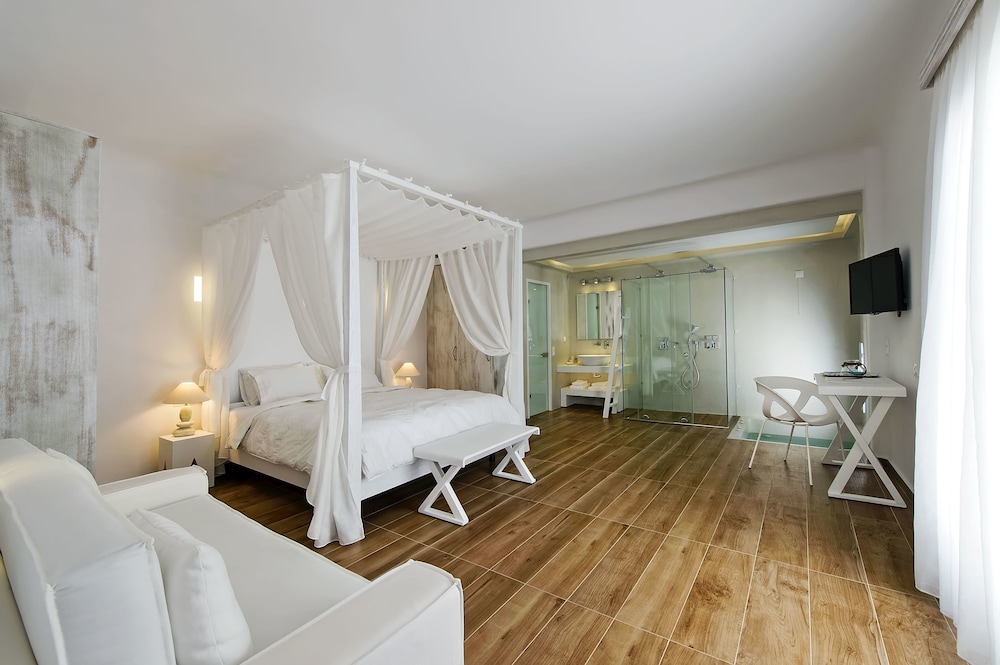 Cavo Bianco Boutique Hotel & Spa — Hotel rooms in Kamari, South Aegean