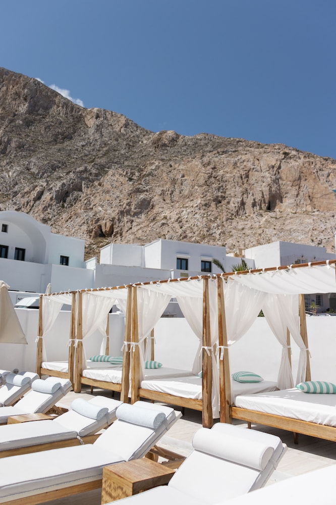 Cavo Bianco Boutique Hotel & Spa — Hotel building in Kamari, South Aegean