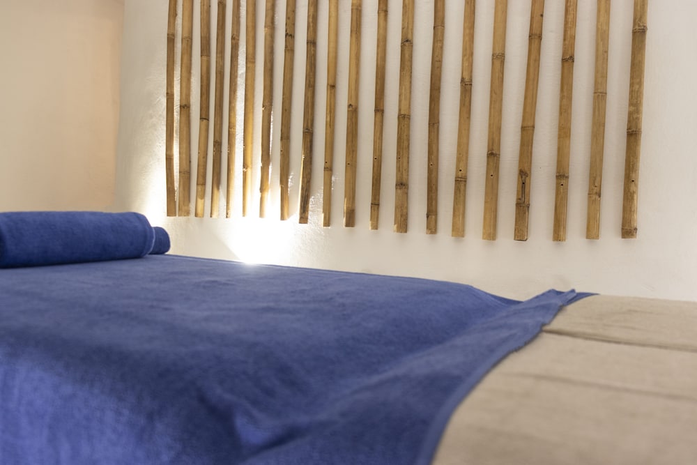 Cavo Bianco Boutique Hotel & Spa — Hotel rooms in Kamari, South Aegean