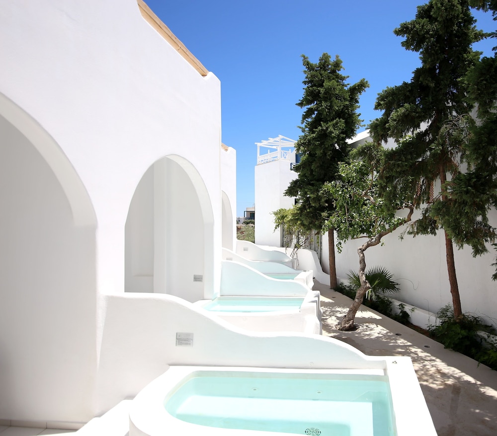 Cavo Bianco Boutique Hotel & Spa — Hotel building in Kamari, South Aegean