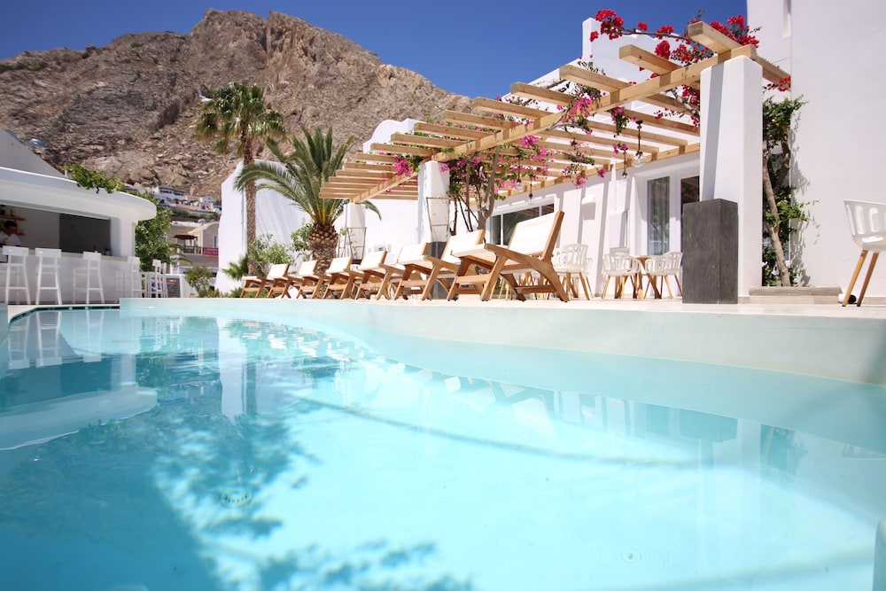 Cavo Bianco Boutique Hotel & Spa — Swimming pool in Kamari, South Aegean