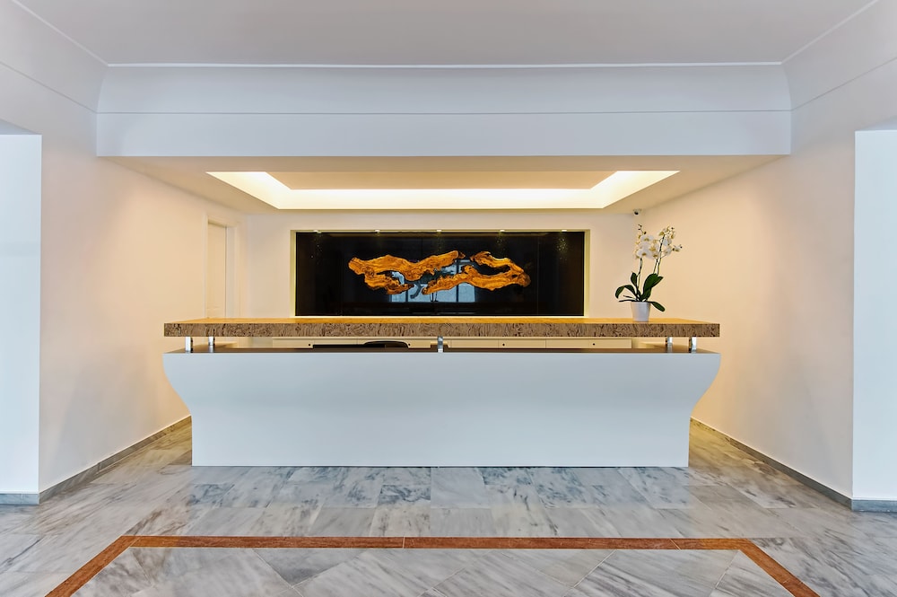 Cavo Bianco Boutique Hotel & Spa — Hotel building in Kamari, South Aegean