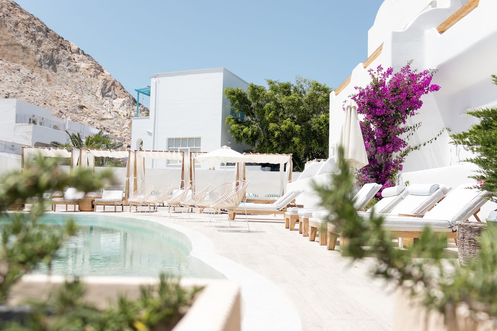 Cavo Bianco Boutique Hotel & Spa — Swimming pool in Kamari, South Aegean