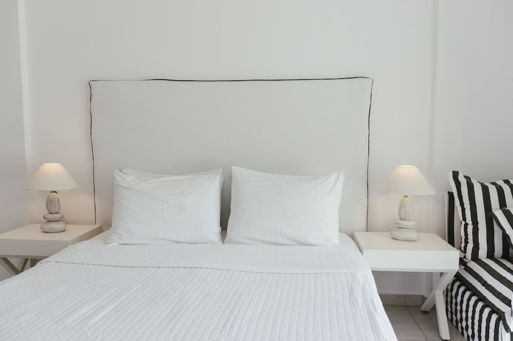 Cavo Bianco Boutique Hotel & Spa — Hotel rooms in Kamari, South Aegean