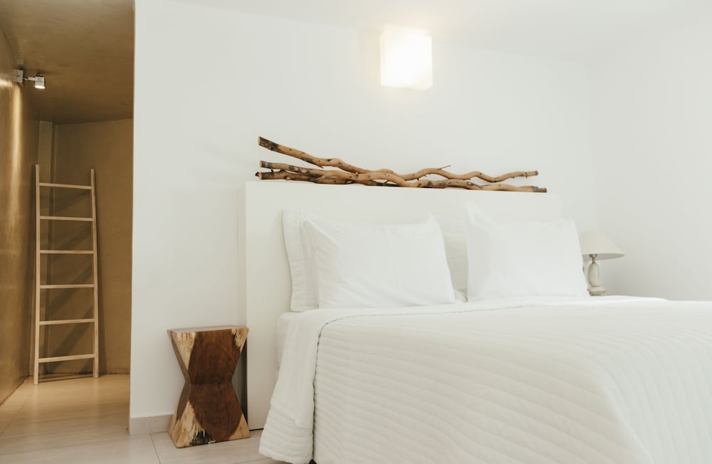 Cavo Bianco Boutique Hotel & Spa — Hotel rooms in Kamari, South Aegean
