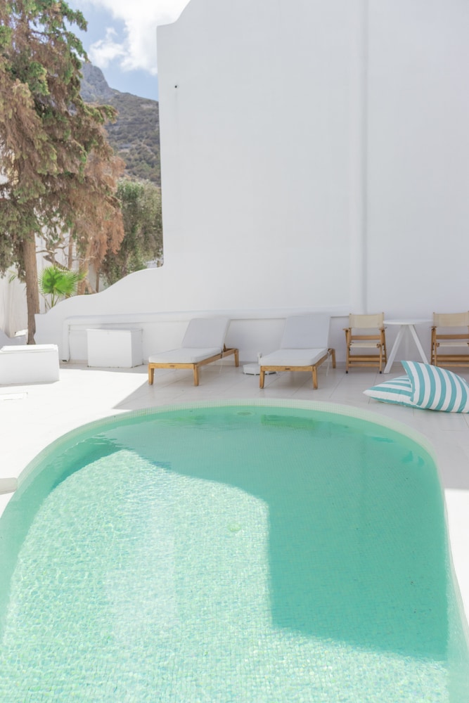 Cavo Bianco Boutique Hotel & Spa — Swimming pool in Kamari, South Aegean