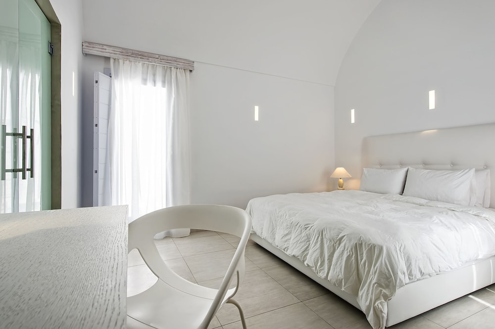 Cavo Bianco Boutique Hotel & Spa — Hotel rooms in Kamari, South Aegean