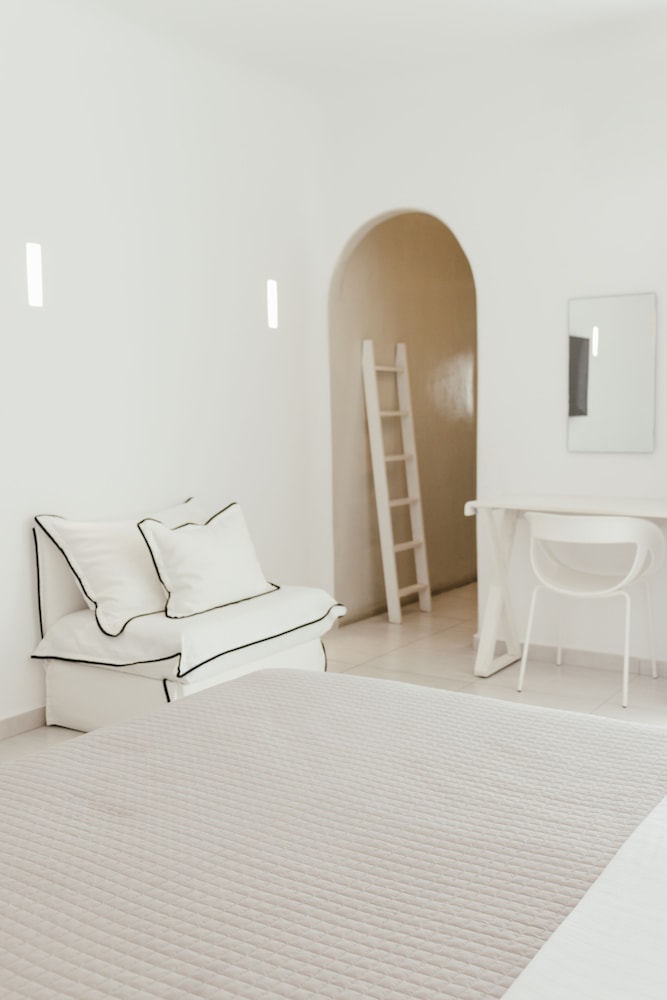 Cavo Bianco Boutique Hotel & Spa — Hotel rooms in Kamari, South Aegean