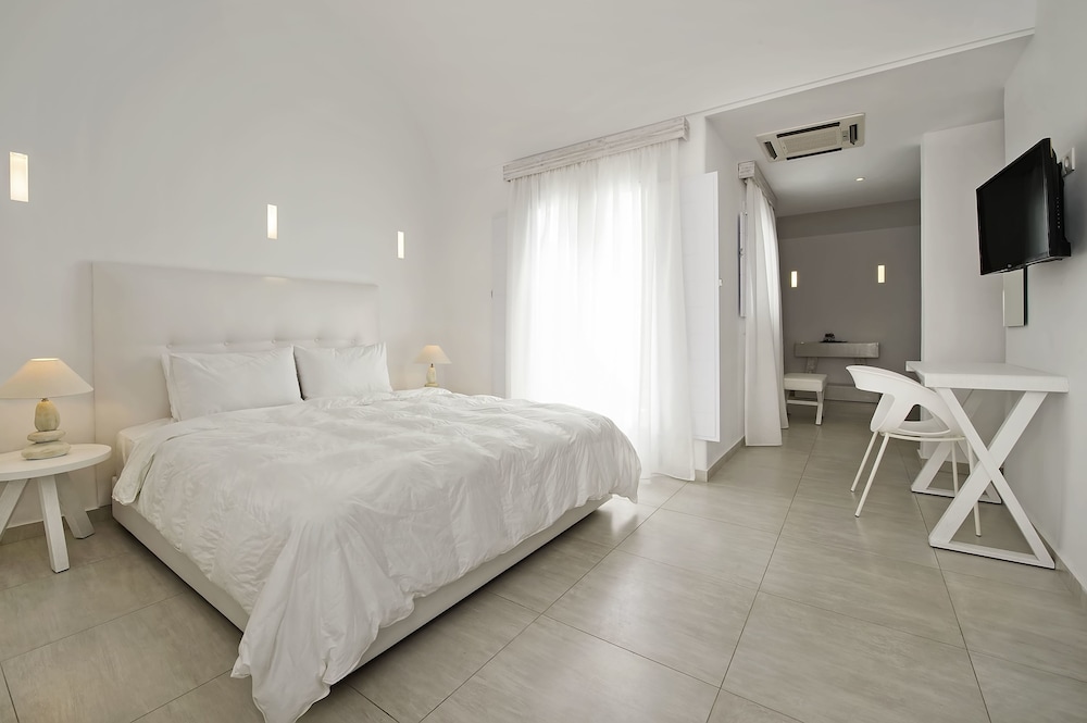 Cavo Bianco Boutique Hotel & Spa — Hotel rooms in Kamari, South Aegean