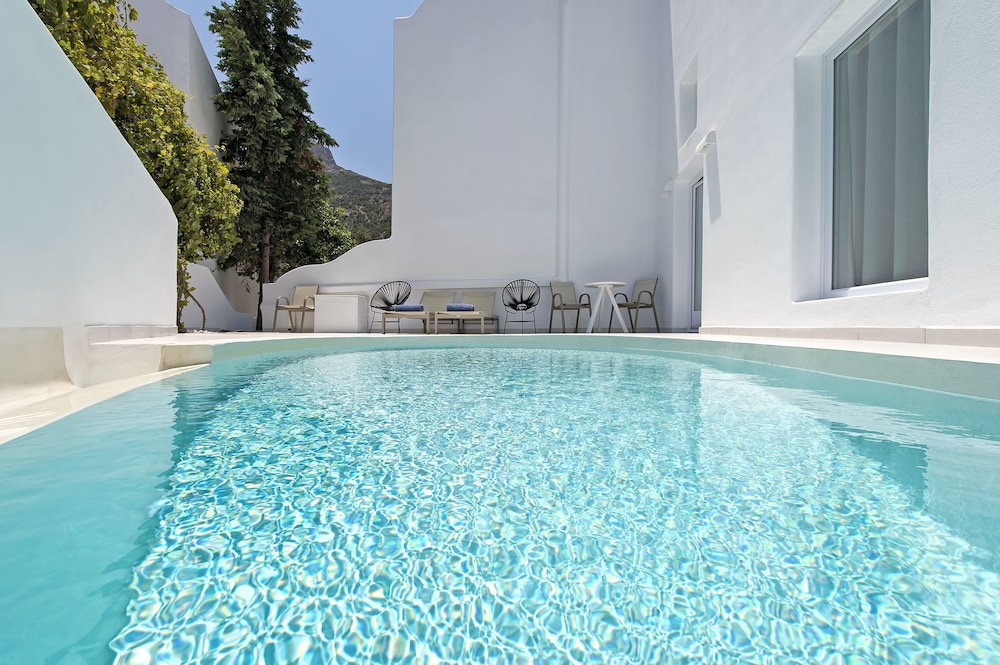 Cavo Bianco Boutique Hotel & Spa — Swimming pool in Kamari, South Aegean