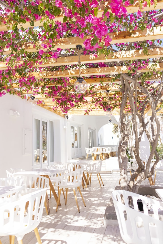 Cavo Bianco Boutique Hotel & Spa — Restaurant & bars in Kamari, South Aegean